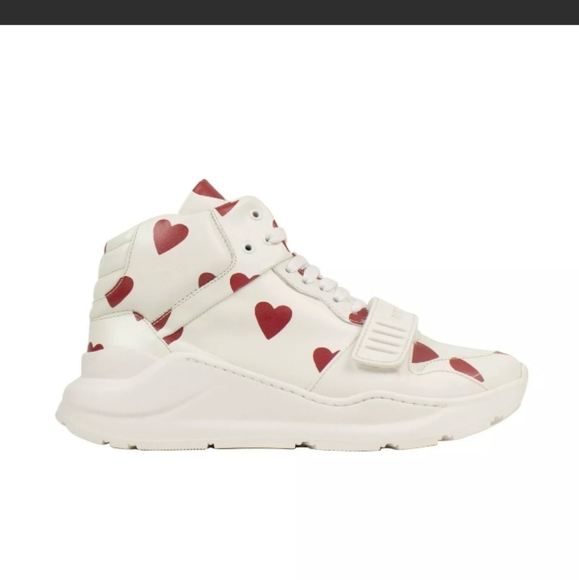 Burberry Regis Heart - Picture 6 of 12